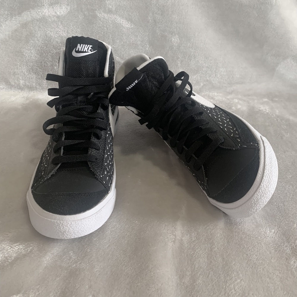 NIKE BLAZER MID ‘77 - black ‘polka swoosh’ ✔️ | boys 7Y